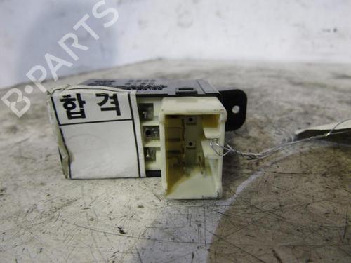 Right rear window switch HYUNDAI SANTA FÉ I (SM) 2.0 CRDi 4x4 | BP25078690I28 