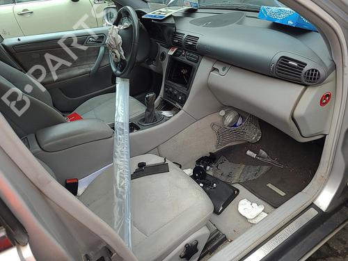 Right front door MERCEDES-BENZ C-CLASS (W203) C 200 CDI (203.004) | BP25077818C3 