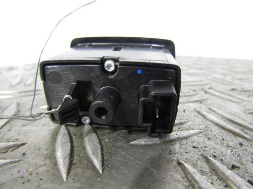 Used Right rear window switch MERCEDES-BENZ B-CLASS Sports Tourer (W245) B 180 CDI (245.207) (109 hp) 25095350