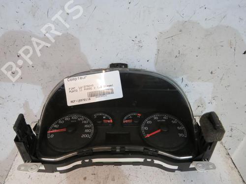 Used Instrument cluster FIAT PUNTO (188_) 1.3 JTD 16V (70 hp) 25067498