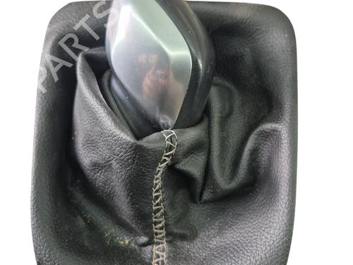 Used Shift knob Shift knob CITROËN C3 III (SX) 1.2 VTi 82 (82 hp) 25056482 25056482