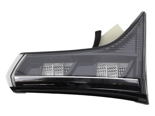Venstre baglygte bagklap Venstre baglygte bagklap SUZUKI SX4 S-Cross (JY) 1.4 Hybrid (Mild Hybrid) AllGrip (AKK 414) (129 hp) 39738429 39738429