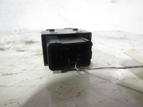 Used Right front window switch Right front window switch HYUNDAI TUCSON (JM) 2.0 CRDi All-wheel Drive (113 hp) 25090162 25090162