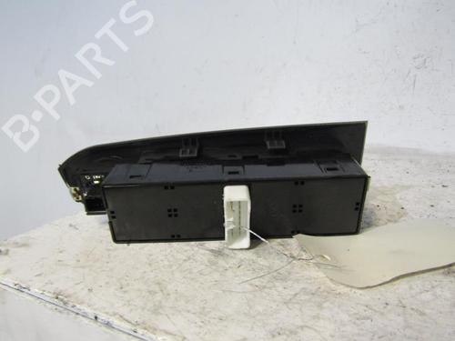 Left front window switch HYUNDAI TRAJET (FO) 2.0 CRDi | BP25111696I27 