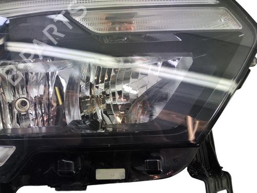Used Right headlight RENAULT MASTER III Platform/Chassis (EV, HV, UV) 2.3 dCi 165 RWD (HV0P, HV0U, HV10, HV12, UV0P, UV0U,... (163 hp) 29251807