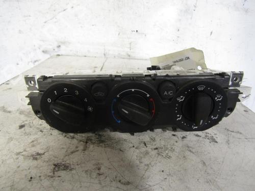 Used Climate control FORD FOCUS II (DA_, HCP, DP) 1.8 TDCi (115 hp) 25113538
