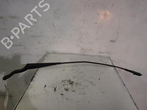 Used Front windshield wiper arm OPEL CORSA D (S07) 1.2 (L08, L68) (80 hp) 25106034