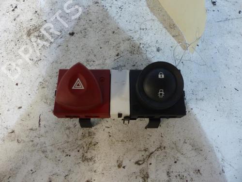 Used Warning switch RENAULT MEGANE II Saloon (LM0/1_) [2003-2025]  25067607