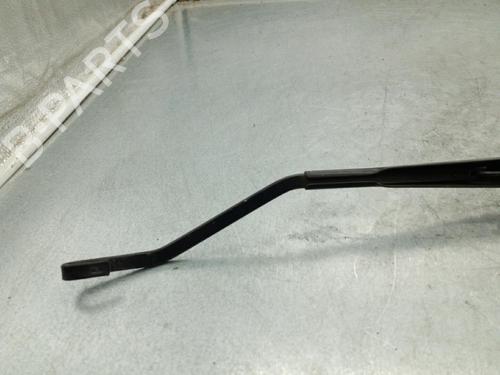 Used Front windshield wiper arm TOYOTA RAV 4 II (_A2_) 2.0 4WD (ACA21, ACA20) (150 hp) 25104327
