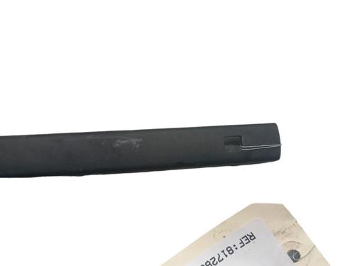 Used Rear windshield wiper arm SKODA OCTAVIA III (5E3, NL3, NR3) [2012-2021]  25073347