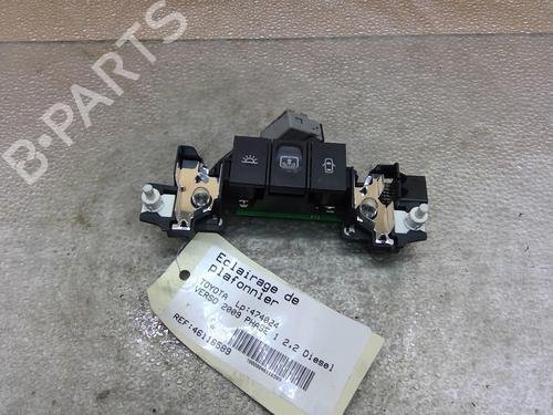 interior-roof-light-toyota-verso-_r2_-2009-2010-2011-2012-2013-2014-2015-2016-2017-2018-25068151 main image