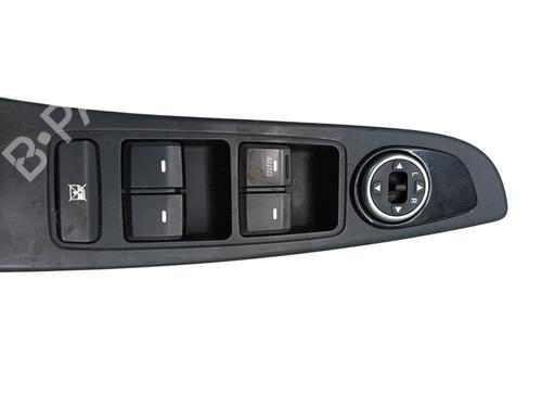 Used Left front window switch Left front window switch HYUNDAI i20 II (GB, IB) 1.1 CRDi (75 hp) 33307883 33307883