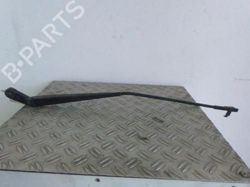Used Front windshield wiper arm VW POLO (9N_, 9A_) 1.2 12V (64 hp) 25069708
