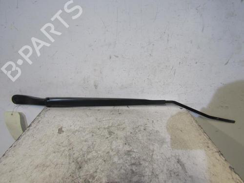Used Front windshield wiper arm RENAULT MEGANE III Hatchback (BZ0/1_, B3_) 1.5 dCi (BZ09, BZ0D, BZ1W, BZ29, BZ14) (110 hp) 25090832
