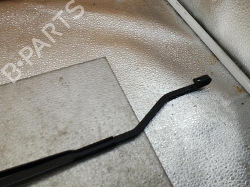 Used Front windshield wiper arm JEEP GRAND CHEROKEE III (WH, WK) 6.1 SRT8 4x4 (426 hp) 25063498