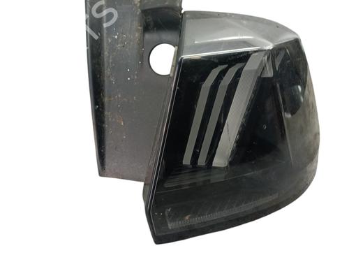 Used Right taillight Right taillight PEUGEOT 5008 II (MC_, MJ_, MR_, M4_) 1.2 THP (MRHNYH, MRHNYW, MRHNSJ, MRHNSU, MRHNSM) (131 hp) 31770125 31770125