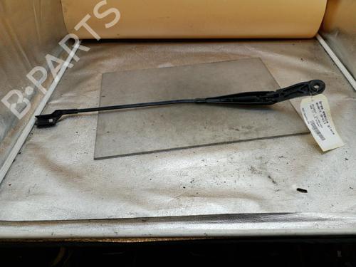 Used Front windshield wiper arm Front windshield wiper arm 25089697 25089697