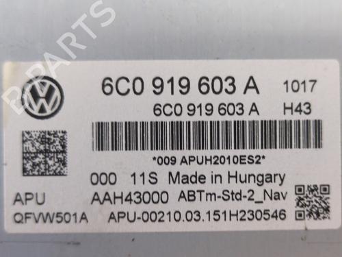 Autoradio VW POLO V (6R1, 6C1) 1.0 (75 hp) 28129574