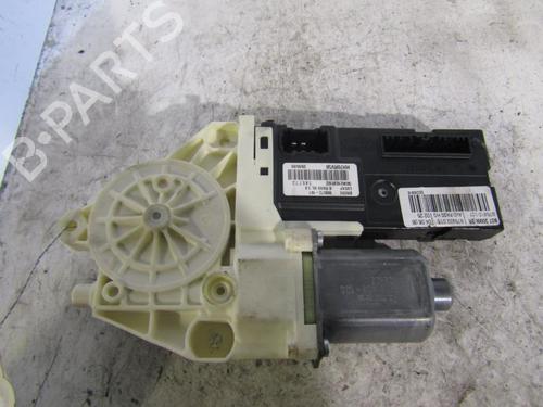 Used Right front window motor Right front window motor RENAULT LAGUNA III (BT0/1) 1.5 dCi (BT00, BT0A, BT0T, BT1J) (110 hp) 25064092 25064092