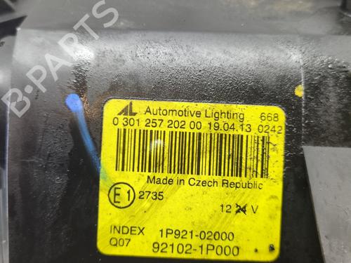 Used Right headlight KIA VENGA (YN) 1.6 CRDi 115 (116 hp) 30903401