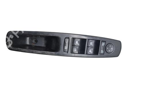 Used Left front window switch RENAULT MEGANE III Hatchback (BZ0/1_, B3_) 1.5 dCi (BZ09, BZ0D, BZ1W, BZ29, BZ14) (110 hp) 29189259