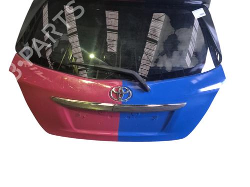 Bakluke CC/Kombi-Kupé TOYOTA YARIS (_P13_) 1.3 (NSP130_, NSP130) (99 hp) 30900555