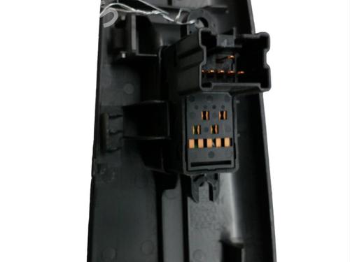 Used Right front window switch NISSAN NOTE (E11, NE11) 1.5 dCi (86 hp) 25077652