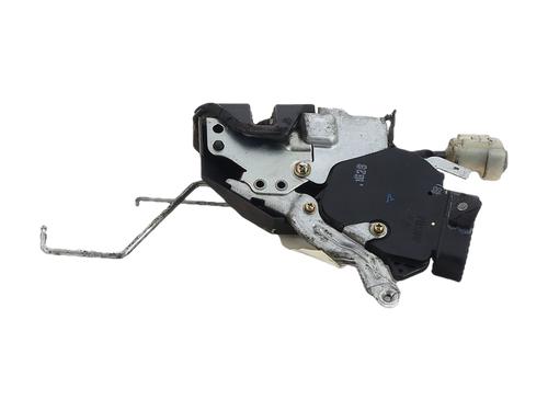 tailgate-lock-toyota-rav-4-ii-_a2_-2000-2001-2002-2003-2004-2005-40223156 main image