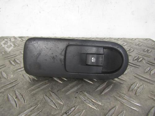 Used Right front window switch RENAULT SCÉNIC II (JM0/1_) [2003-2010]  25095727