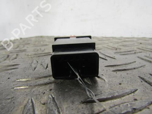 Used Warning switch Warning switch KIA RIO II Saloon (JB) 1.5 CRDi (110 hp) 25069643 25069643
