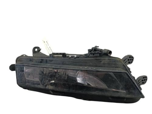 Used Right front fog light SKODA OCTAVIA III Combi (5E5, 5E6) 1.5 TSI (150 hp) 30204141