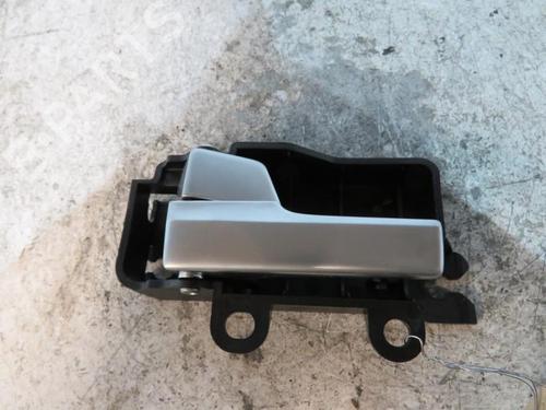 Venstre bak invendig håndtak FORD FOCUS II (DA_, HCP, DP) 2.0 (145 hp) 25109682