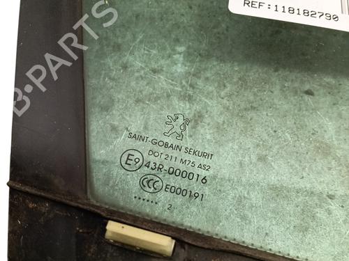 Used Front right quarter glass PEUGEOT 308 I (4A_, 4C_) 1.6 HDi (92 hp) 31170506