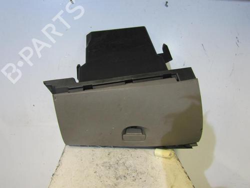 Used Glove box RENAULT MEGANE III Grandtour (KZ0/1) 1.5 dCi (KZ09, KZ0D, KZ1G, KZ29, KZ14, KZ1W, KZ10, KZ1F,... (110 hp) 25094418