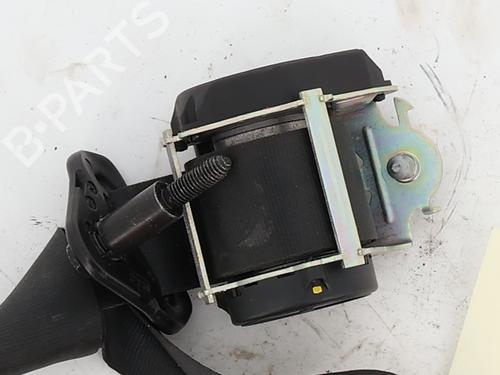 front-right-seatbelt-dacia-sandero-ii-2012-34358783 main image