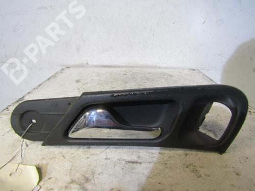 Used Rear left interior door handle Rear left interior door handle MERCEDES-BENZ C-CLASS (W203) C 220 CDI (203.006, 203.008) (143 hp) 10597558 10597558