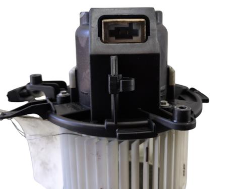 Heater blower motor PEUGEOT EXPERT Van (V_) 2.0 BlueHDi 145 | BP27287170M62