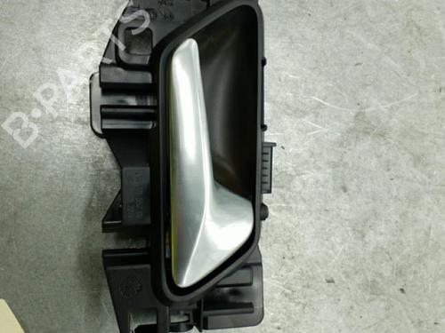 Used Front right interior door handle PEUGEOT 3008 II SUV (MC_, MR_, MJ_, M4_) 1.2 THP/ PureTech 130 (MRHNSM, MRHNSU, MRHNSJ, MRHNYW,... (131 hp) 25104391