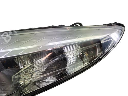 Faro izquierdo RENAULT MEGANE III Hatchback (BZ0/1_, B3_) 1.5 dCi (BZ09, BZ0D, BZ1W, BZ29, BZ14) | BP29610135C28 