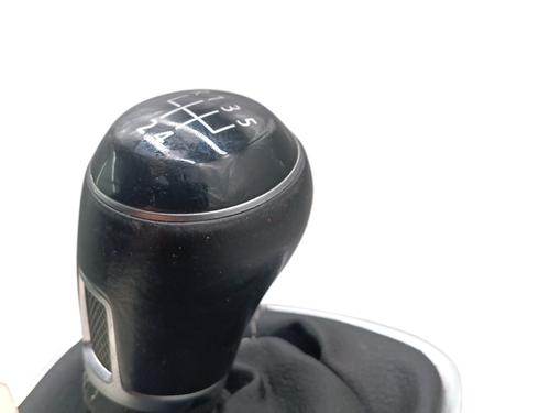 Used Shift knob Shift knob VW POLO V (6R1, 6C1) 1.2 TSI 16V (90 hp) 32780156 32780156