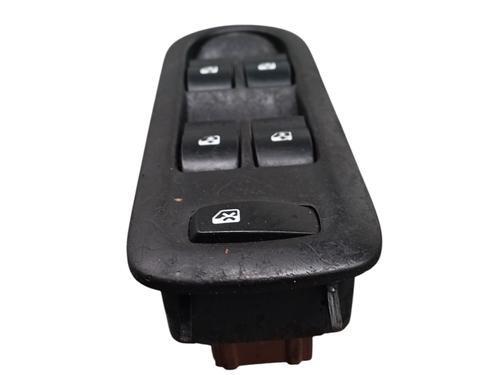 Used Left front window switch RENAULT MEGANE II (BM0/1_, CM0/1_) 1.9 dCi (BM0G, CM0G) (120 hp) 30399537
