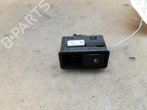 Used Right rear window switch Right rear window switch OPEL ZAFIRA / ZAFIRA FAMILY B (A05) 1.9 CDTI (M75) (150 hp) 25105290 25105290