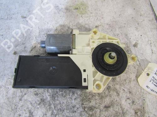 Used Front left window mechanism RENAULT LAGUNA III (BT0/1) 2.0 dCi (BT01, BT08, BT09, BT0E, BT0K, BT12, BT1C, BT1D,... (150 hp) 25106098