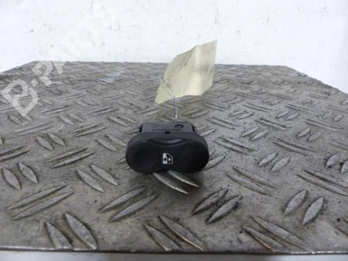 Used Right front window switch Right front window switch DACIA SANDERO 1.5 dCi (75 hp) 10587815 10587815