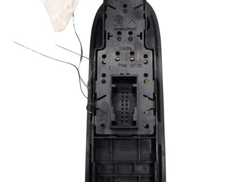 Used Left front window switch PEUGEOT 308 I (4A_, 4C_) 1.6 HDi (109 hp) 30204208