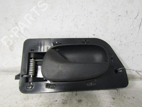 Used Front left interior door handle RENAULT LAGUNA I (B56_, 556_) [1993-2002]  25107008