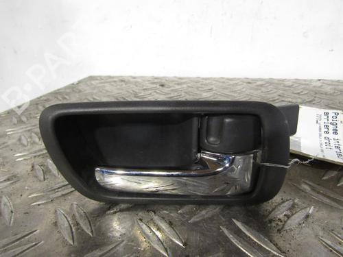 Used Rear right interior door handle TOYOTA COROLLA Verso (ZER_, ZZE12_, R1_) 2.2 D-4D (AUR10_, AUR10R) (177 hp) 25069961