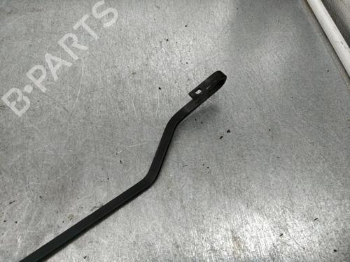 Used Front windshield wiper arm NISSAN MICRA III (K12) 1.2 16V (65 hp) 25088540