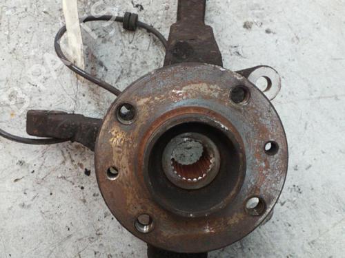 Used Right front steering knuckle NISSAN MICRA III (K12) 1.5 dCi (65 hp) 25078525