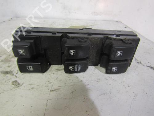 Used Left front window switch HYUNDAI TUCSON (JM) 2.0 CRDi All-wheel Drive (113 hp) 25090161